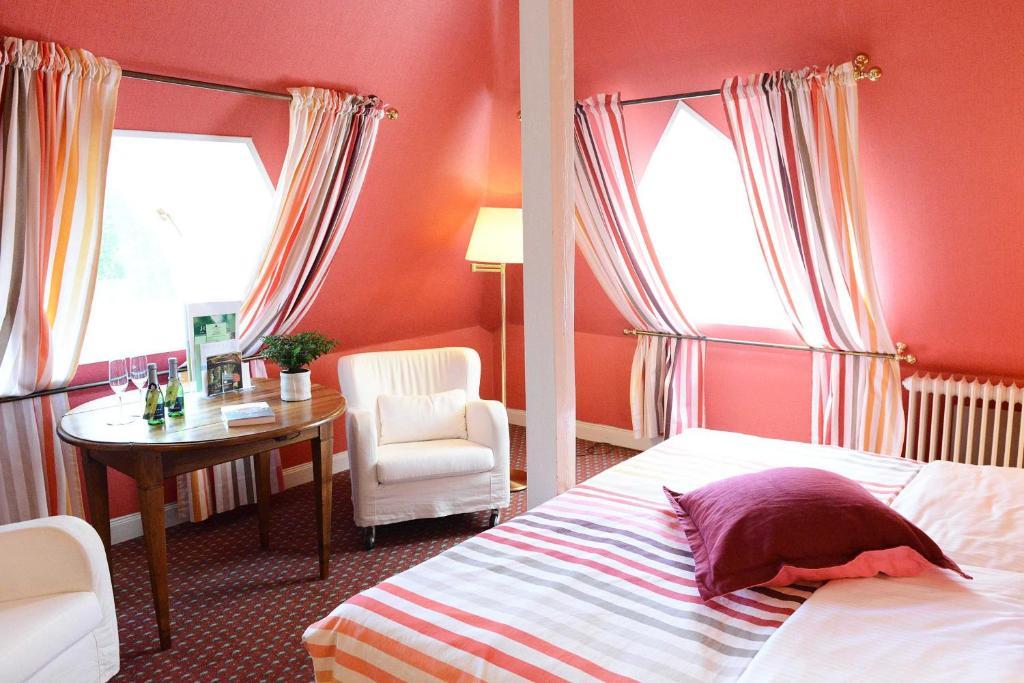 Romantik Hotel Jagdhaus Waldfrieden Bilsen Ruang foto